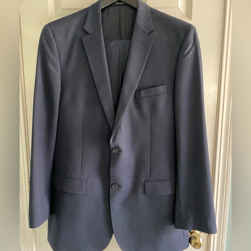 NAVY Pronto Uomo Platinum Modern Fit Wool Suit Size 44 X-Long waist size 36.
